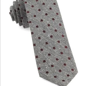 NWOT Tie Bar Revolve Dots Burgundy Tie